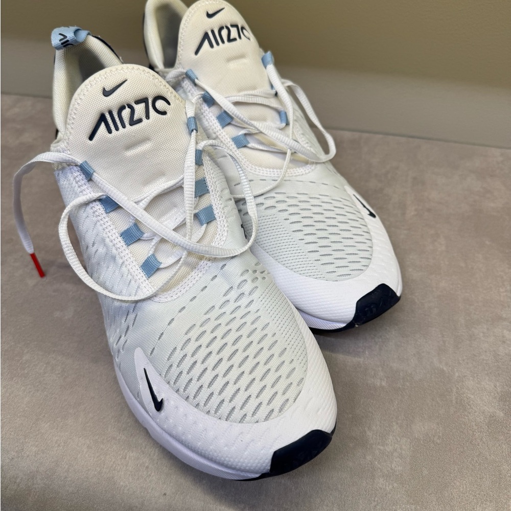 One pair of men’s Nike 270